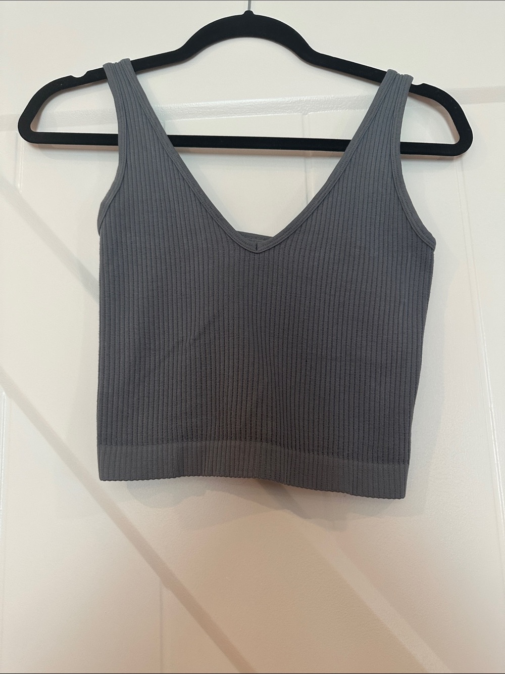 Ribbed V-Neck Cropped Tank - Gray